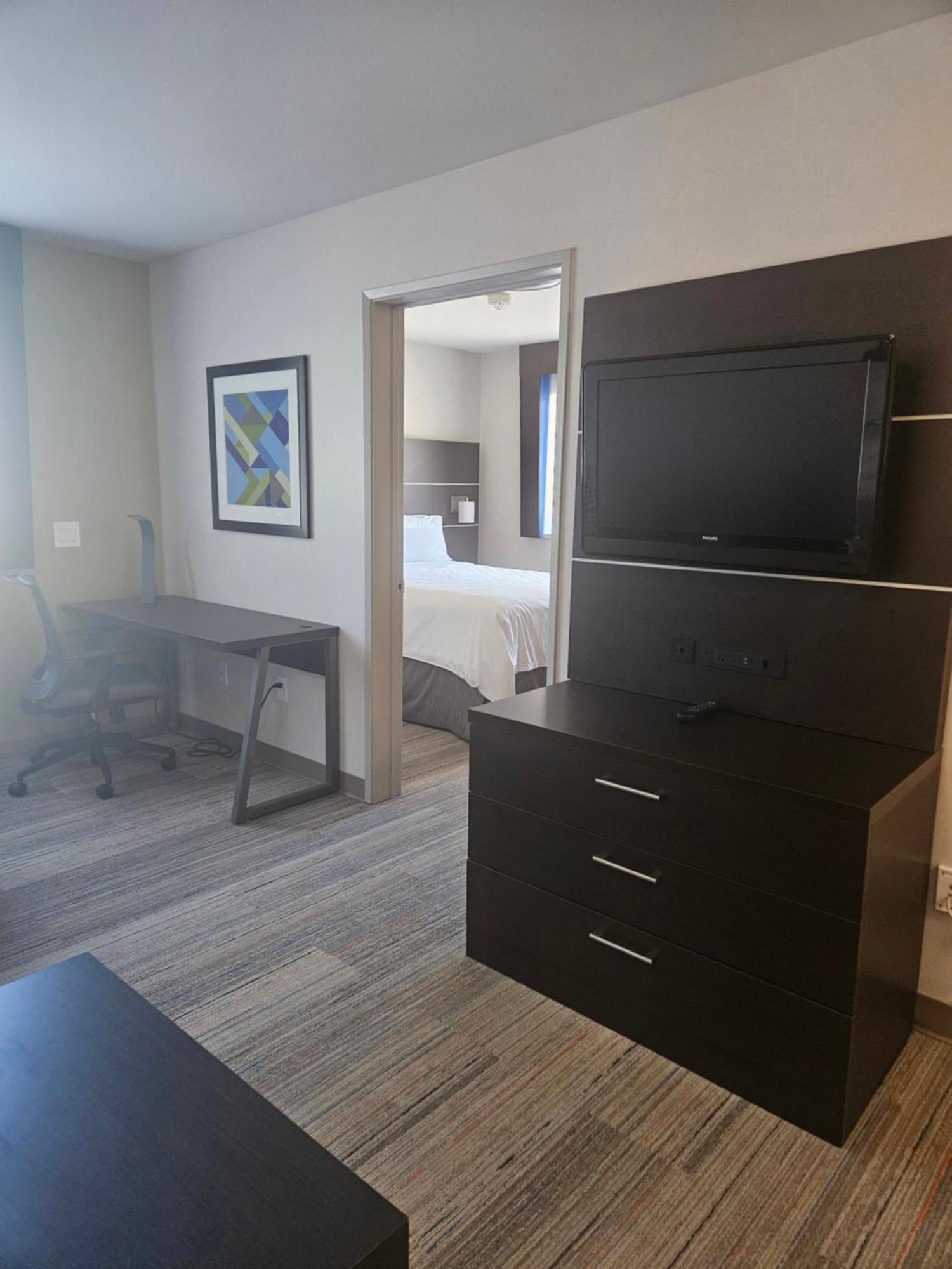 Holiday Inn Express Hotels & Suites Burlington, An Ihg Hotel Екстериор снимка