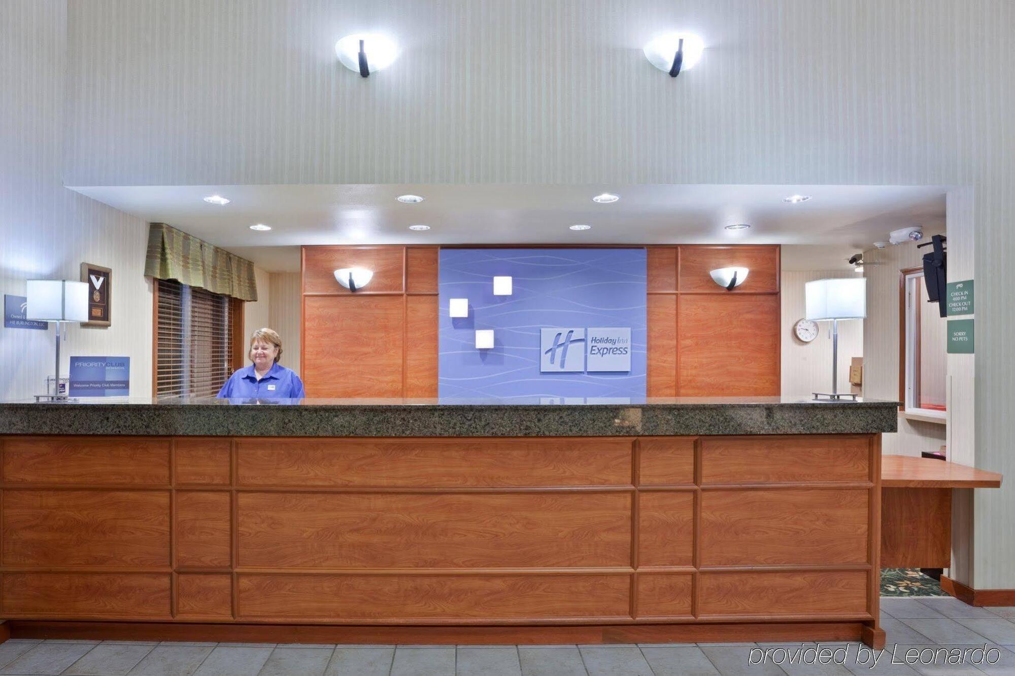 Holiday Inn Express Hotels & Suites Burlington, An Ihg Hotel Екстериор снимка